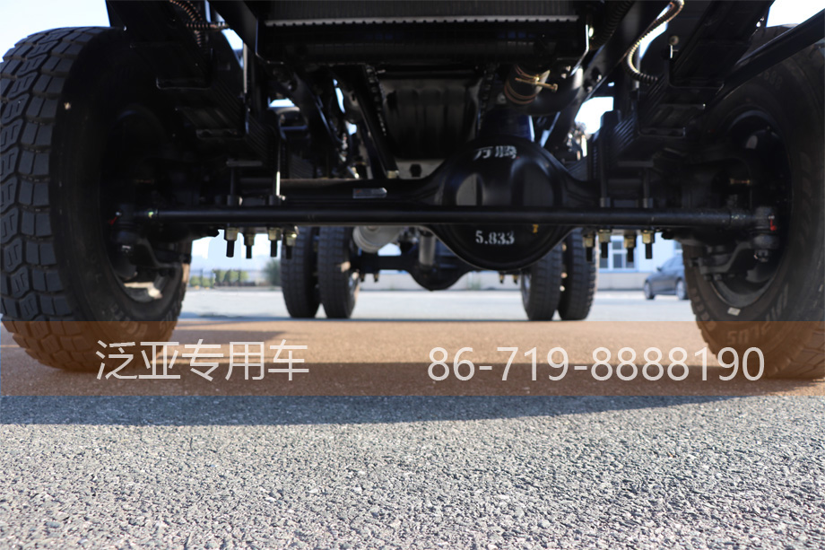 东风福瑞卡底盘,四驱福瑞卡底盘,四驱小霸王,4*4底盘改装,4*4福瑞卡小霸王,东风轻卡底盘,东风轻卡配置,东风福瑞卡图片