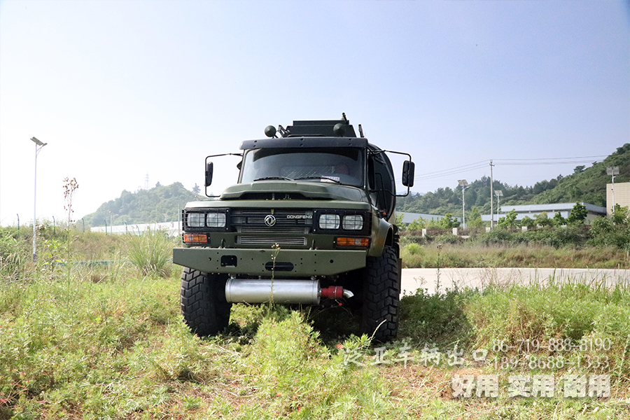 EQ2100出口,东风六驱出口,东风EQ2100,东风越野车出口,右舵六驱越野车,右舵六驱出口,加运油车出口,东风右舵越野车,东风右舵加运油车,东风EQ2100出口