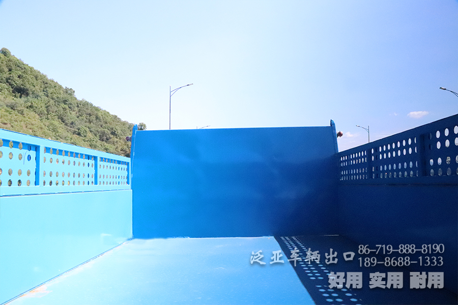 东风六驱,EQ2100,东风越野载货车,东风越野卡车,越野卡车出口,6x6自卸车,长头自卸卡车,六驱自卸车,单排自卸车,单排卡车,越野卡车出口,东风自卸车,东风越野车