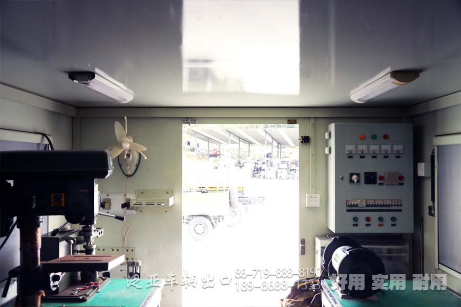 东风六驱越野卡车， 后援保障车，维修保障车，EQ2102,六驱越野车，东风六驱