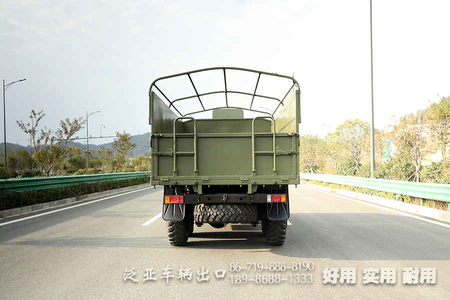 六驱越野卡车,六驱越野装甲车,防护型装甲车,6X6防护越野车,定制款专用车,防护型专用车,越野载货卡车,6X6定制装甲卡车