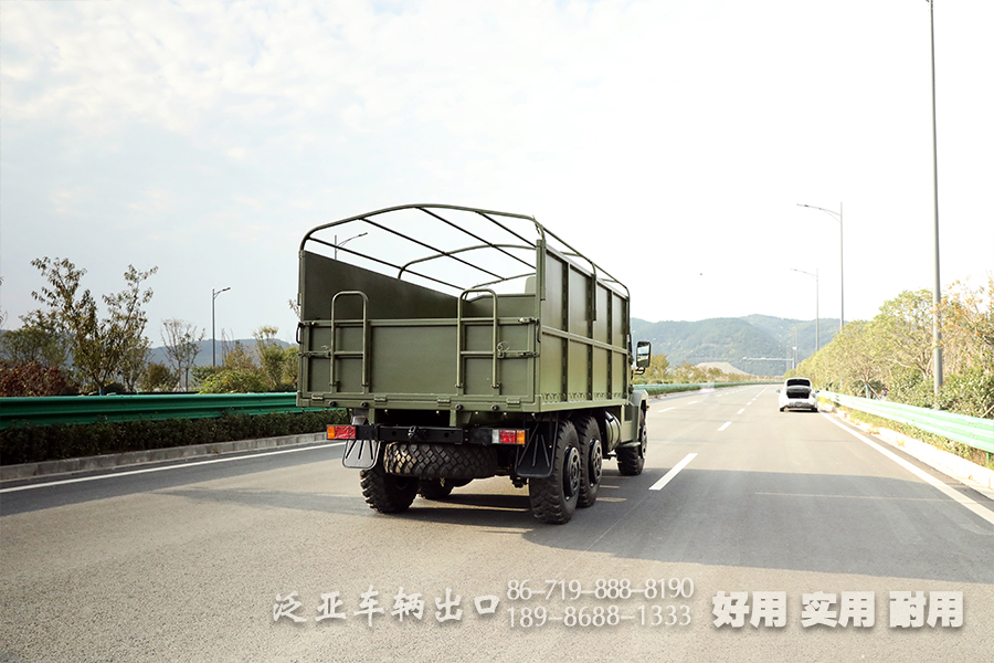 六驱越野卡车,六驱越野装甲车,防护型装甲车,6X6防护越野车,定制款专用车,防护型专用车,越野载货卡车,6X6定制装甲卡车