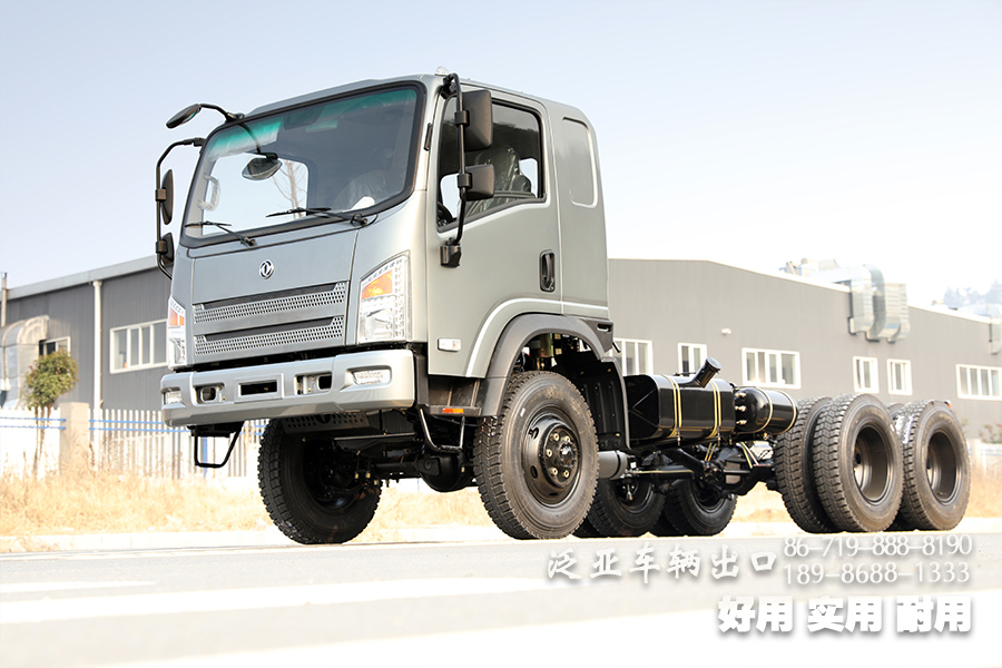 东风平头底盘,平头驾驶室,EQ2082越野底盘,经典出口底盘,六驱平头底盘,六驱越野专用车,六驱越野车,专用车底盘,越野车底盘 