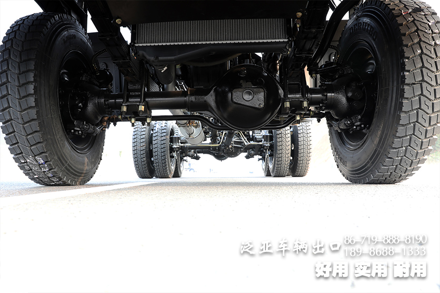 东风平头底盘,平头驾驶室,EQ2082越野底盘,经典出口底盘,六驱平头底盘,六驱越野专用车,六驱越野车,专用车底盘,越野车底盘 