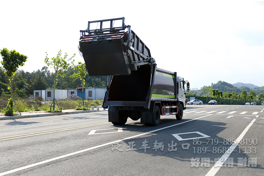 四驱越野底盘、四驱底盘改装、垃圾运输车、14立方垃圾车、轻卡环卫车、多功能垃圾车、4x2垃圾车