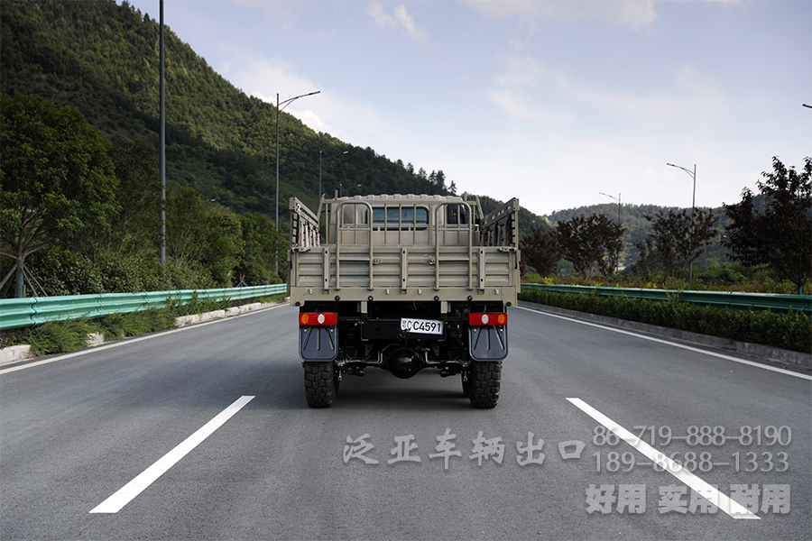 东风六驱,六驱越野卡车,平头卡车,柴油越野汽车,东风6*6卡车,东风6*6运兵车,东风运兵车,六驱运兵车,六驱民用车出口,卡车出口