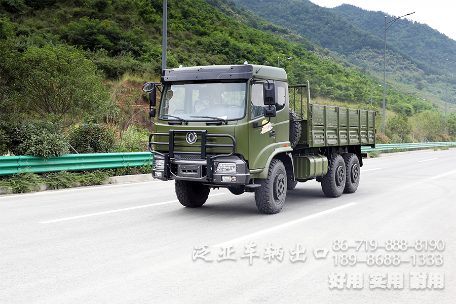 <strong>新款6驱平头驾驶室，带给你不一样的体验</strong>