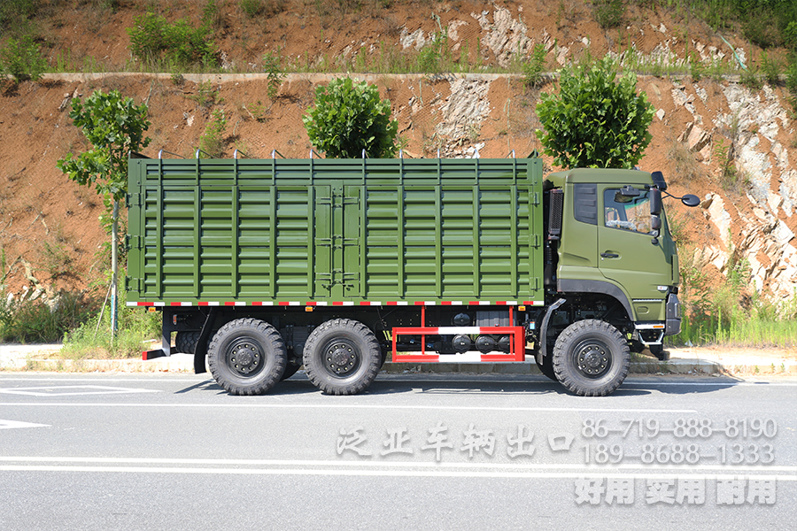 东风六驱340马力越野运输车，340马力重型商用车出口、大载荷越野运输车