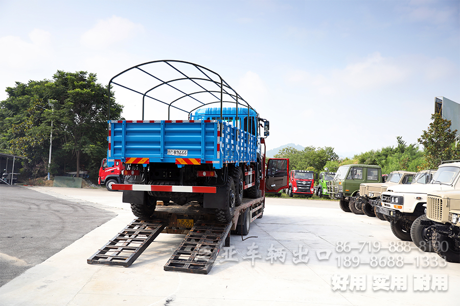 东风六驱，340马力卡车，六驱出口卡车，6*6货运卡车，长途货车，刹车降温水箱，6*6货运卡车