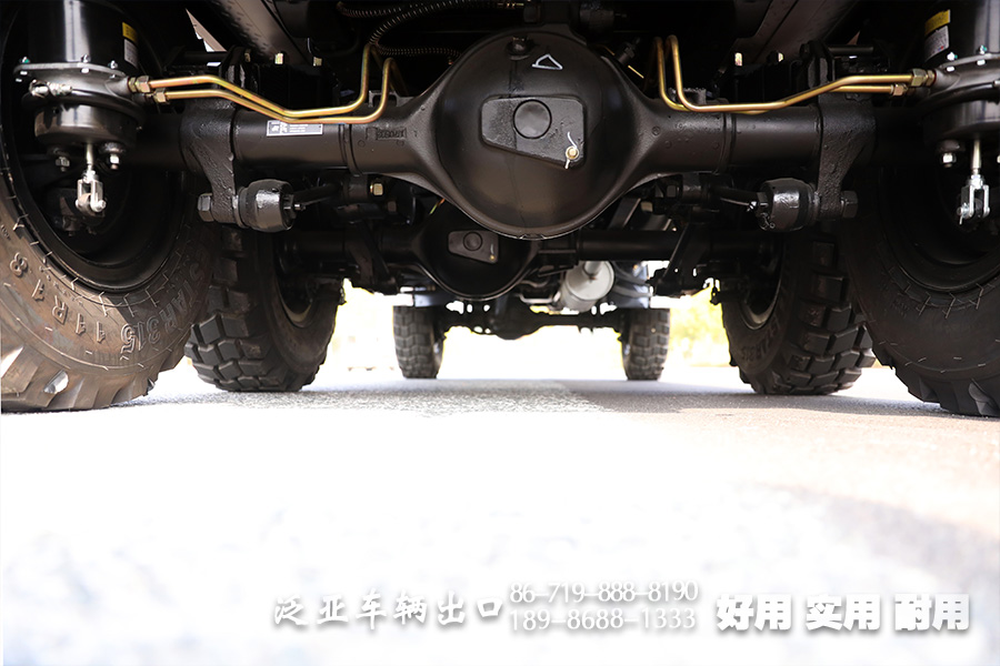 东风25Y,军绿色越野卡车,运兵车,EQ2082,带绞盘的越野车,尖头货车