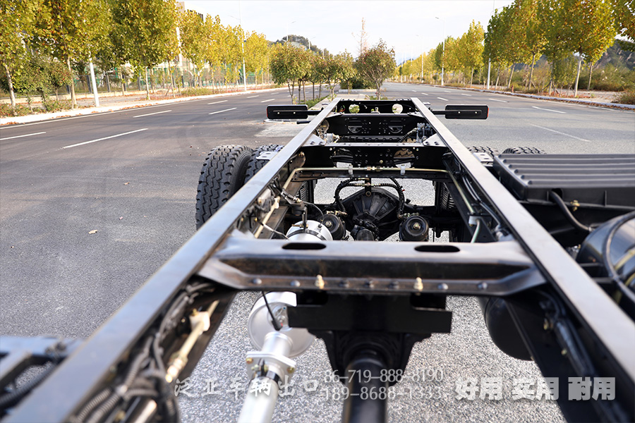 东风4*2底盘,4*2平头轻卡,平头越野底盘,越野底盘定制,举升运输车底盘,轻型卡车底盘,东风轻卡,轻型微卡,微卡底盘改装