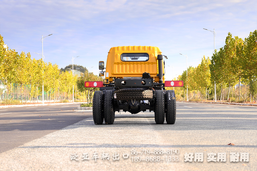 东风4*2底盘,4*2平头轻卡,平头越野底盘,越野底盘定制,举升运输车底盘,轻型卡车底盘,东风轻卡,轻型微卡,微卡底盘改装