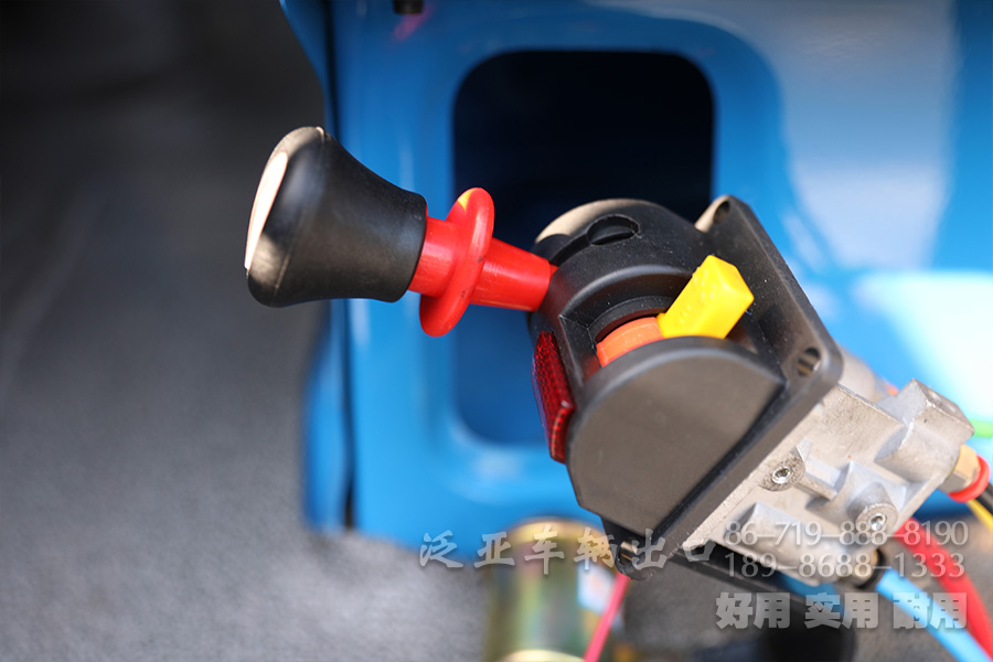 轻型自卸卡车,尖头自卸,单杠自卸汽车,出口自卸货车,东风商用卡车,4x2自卸汽车,东风4X2运输车,4x2卡车