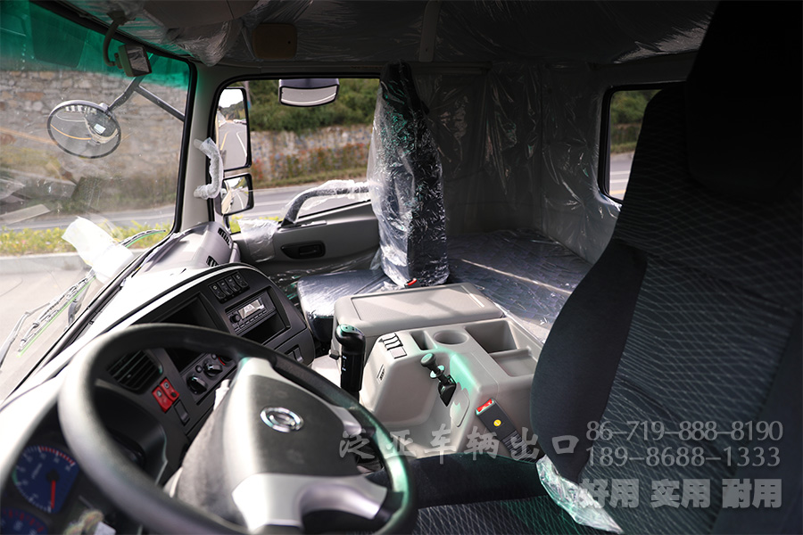 东风8X4,8X4平板,平板底盘,东风10米平板,东风10米底盘,30吨专用车底盘,30吨底盘,专用车底盘改装