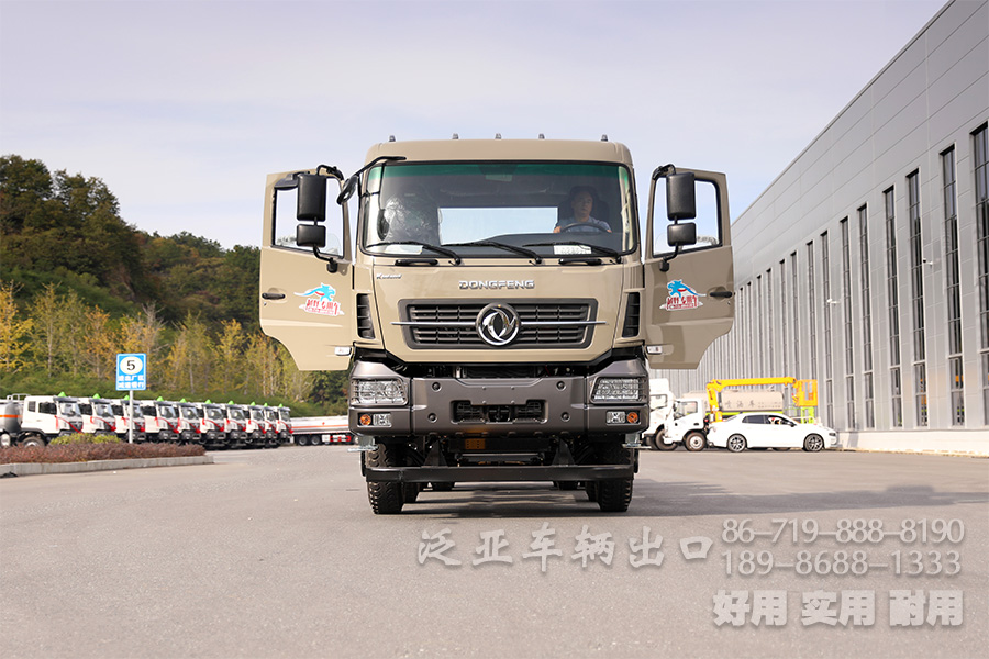 <strong>改装出口款：东风8x4平板运输车出口改装款底盘</strong>