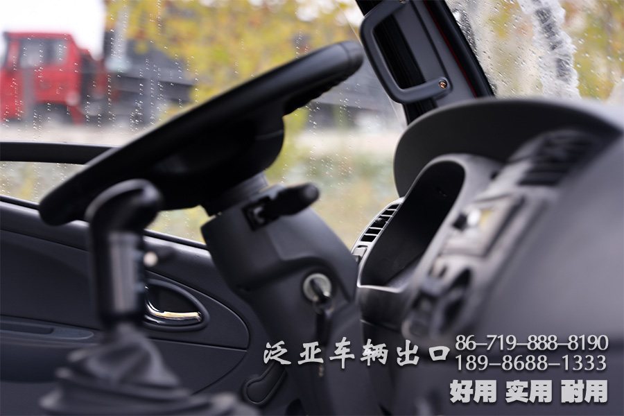 东风六驱、大马力底盘、越野运输车底盘、210马力底盘、出口专用底盘