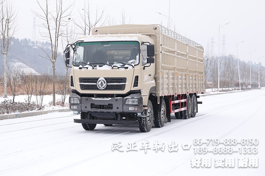 东风8x4仓栅车，东风平头一排半驾驶室，东风重型仓栅车，东风大承载力越野卡车，东风十二档变速卡车，东风420L油箱，仓栅运输车，大马力卡车