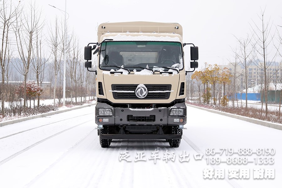 东风8x4仓栅车，东风平头一排半驾驶室，东风重型仓栅车，东风大承载力越野卡车，东风十二档变速卡车，东风420L油箱，仓栅运输车，大马力卡车