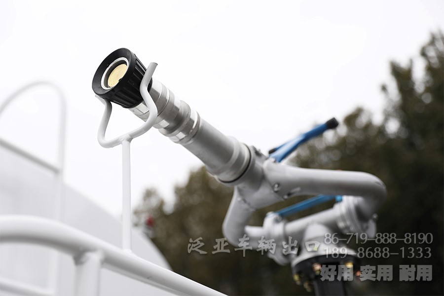 消防运水车，10方喷洒车，东风消防车，4*2水罐车，国三喷洒车，环卫绿化车，绿化喷洒车