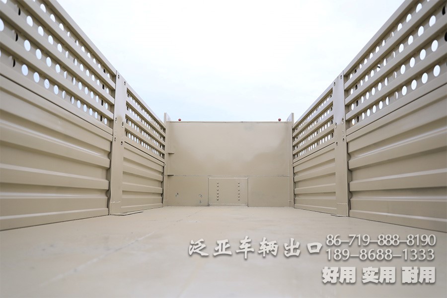 全驱自卸车，三桥自卸车，东风自卸车，东风六驱，后八轮自卸车，东风6×6，东风越野卡车，六驱自卸车，东风后八轮，后八轮卡车，全驱后八轮