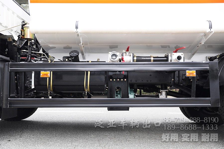 消防运水车，10方喷洒车，东风消防车，4*2水罐车，国三喷洒车，环卫绿化车，绿化喷洒车