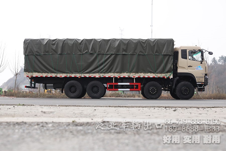 东风8x8，大马力仓栅车整车，450马力，手动十档越野专用运输车