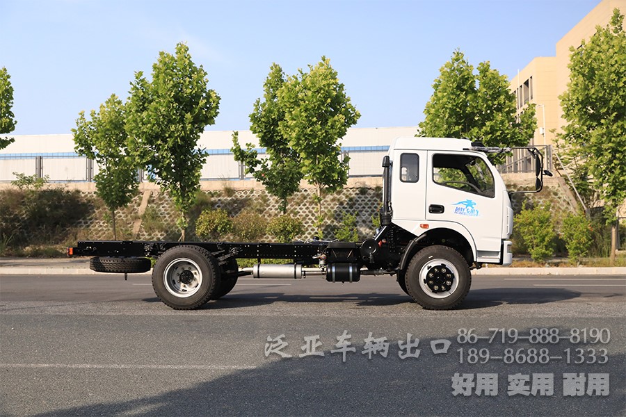 东风4x2，吸污车8档专用车底盘，多功能特种车底盘，底盘改装厂家