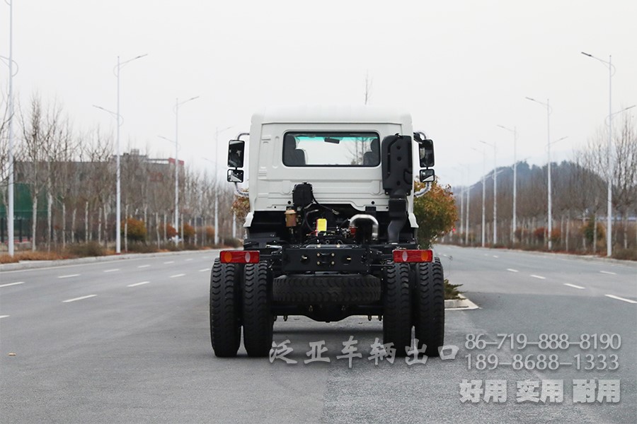 东风四驱，东风4x4，加油车底盘