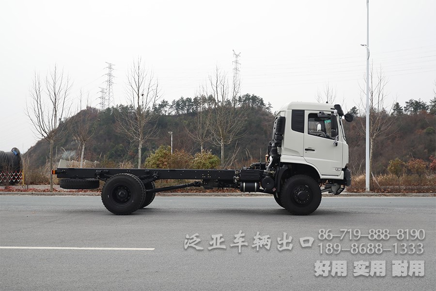 东风四驱，东风4x4，加油车底盘