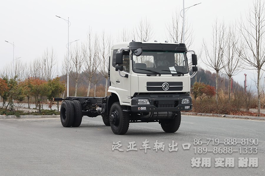 东风四驱，东风4x4，加油车底盘