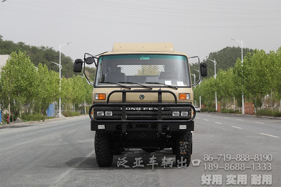 EQ2102N 双排越野卡车 六驱越野专用车 越野载货卡车 210马力越野车 高配平头沙漠越野车 越野载货卡车出口型